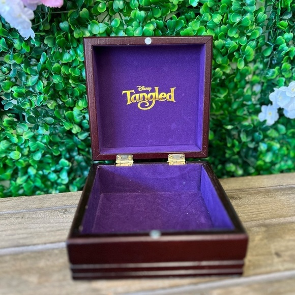 Disney Princess Rapunzel Tangled Mosaic Cherry Wood Jewelry Keepsake Box - Picture 3 of 11
